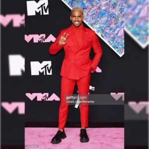 Eric West Instagram - The @mtv @vmas last night! Can't believe I made it to the
@vanityfair @usweekly @gqaustralia best dressed lists! Honored!!!

Funny story about this look.... My original red carpet look didn't arrive in time, so I had 20 minutes to get dressed for the red carpet
and wear something I didn't plan on wearing again! But it all worked out! 

Photos: @gettyimages / @iamjmccarthy / @jasonkempin / @dimitrioskphoto / @mlcoppola / @johnnynunez 
Video: @joeyharrisinc 👑