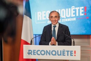 Éric Zemmour Instagram - Je suis heureux de ce réveil français. Faites gagner la France dimanche !

Écoutez mon discours après les résultats du premier tour des élections législatives 2024 : youtu.be/XhtTHbuZgJE (LIEN EN STORY)

#legislatives2024