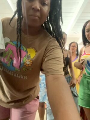 Erica Campbell Instagram - 12345678 challange… almost🤷🏽‍♀️ family edition