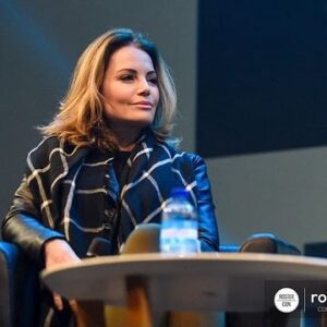 Erica Durance Instagram - It never gets old. Talking about Smallville. Meeting the lovely, loyal fans. I’ll always be grateful that I was able to be Lois for a time.
Thanks @goughalfred @miles_millar for picking a needle out of a haystack. The kid from Alberta couldn’t believe it.
The woman I am now still reeling.
All the hugs and love.🥰#smallville #superman#loislane