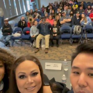 Erica Luttrell Instagram - Hey, thanks @stocktoncon! Just out here having the best time with @themelalee and @johnnyyoung_115. Come by and say hi tomorrow if you’re around. 😘🥳🙋🏽‍♀️💖 #apexlegends #bangaloreapexlegends #lifelineapexlegends #cryptoapexlegends