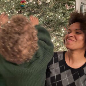 Erica Luttrell Instagram - Merry 🥰🌲