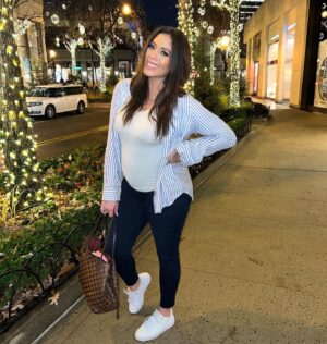 Erica Page Instagram - The BUMP has officially made it’s appearance & letting us know it’s not going ANYWHERE 🥰🤗😂 

#preggers #pregnant #prego #babyonboard #expecting #babyontheway #babyboy #firstpregnancy #firsttimemom #boymom #pregnancylife #pregnancyjourney #bumpdate #pregnantstyle #bumpstyle #pregnancydiary #pregnancy pregnantbelly #prettyobsessed #RioReyMarquez #25weeks #mommytobe #prettyobsessed #prettypregnant #pregobelly #prettypregnantchronicles