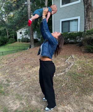 Erica Page Instagram - Starting to fall in love with this mom-life thing 🥰 

#momlife #prettyobsessed #boymom #newmom #mommyhood