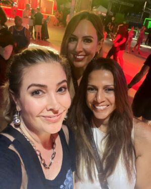 Érica Saraiva Instagram - Todo mundo foi! As amigas mais loucas! 🤣

📌 Festival de Verão Salvador - show de @ivetesangalo, o FENÔMENO do showbiz brasileiro. ❤️‍🔥