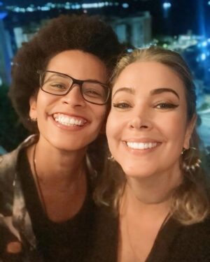 Érica Saraiva Instagram - Todo mundo #Symplificando com a @sympla em Salvador! 💙