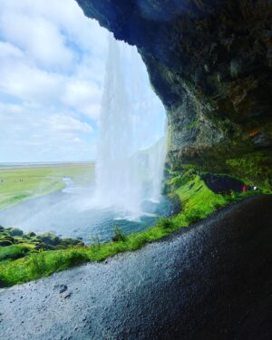 Erica Shaffer Instagram - We spent the day in the beautiful South Coast of Iceland 🇮🇸 ❤️✨#iceland #icelandnature #icelandroadtrip ☀️