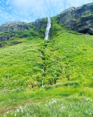 Erica Shaffer Instagram - We spent the day in the beautiful South Coast of Iceland 🇮🇸 ❤️✨#iceland #icelandnature #icelandroadtrip ☀️