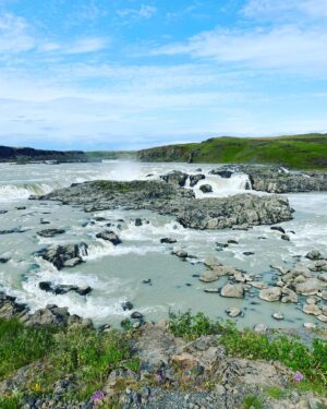 Erica Shaffer Instagram - We spent the day in the beautiful South Coast of Iceland 🇮🇸 ❤️✨#iceland #icelandnature #icelandroadtrip ☀️