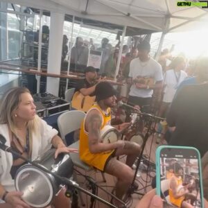 Erick Jordan Instagram - Esse é o clima no #neyemaltomar @pozevidalouca 🛳️⚓️🔥 Satisfação irmão, tmj! 👊🏾

#erickjordan #neyemaltomar #pozedorodo #samba #pagode #funk