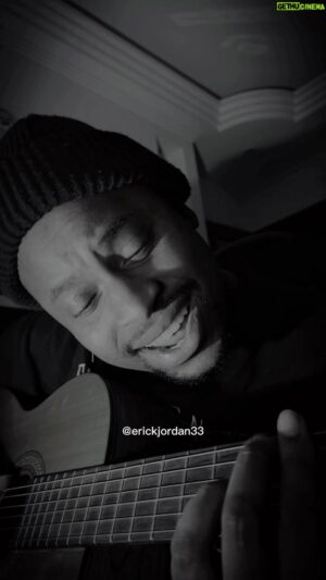 Erick Jordan Instagram - Pode levantar não vou falar mais nada… 🥹🎶

Essa é minha nova música “irrevogável” está disponível em todos os apps de música, gostou!? Compartilha com geral 🫶🏾

#erickjordan #pagode #samba #letras #status #musicanova #lyric #reels