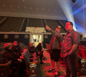 Erik Griffin Instagram - My first camera meeting as a director of a #DGA project #comedyspecial #netflix The crew was fantastic! Thank you!