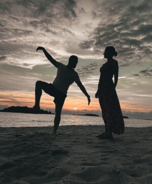 Erik Hayser Instagram - Voy a extrañar este, el lugar de las palmeras, de los atardeceres que abrazan, de la comida que detiene el tiempo, de los instantes que se quedan por siempre. 

Gracias @stregispuntamita por invitarnos a celebrar nuestro aniversario 10 con ustedes y por ser desde ahora una hermosa parte de nuestra historia. 

Gracias a todo el increíble personal por recibirnos con tanta cercanía y cariño. Gracias #Wanda por cada una de tus atenciones. Y especialmente mi gratitud y admiración para ti, querido @eurozaz . 
Me llena de alegría ver como sigues creciendo. Es muy especial lo que han logrado con la comida de cada uno de los restaurantes de este lugar. Eres un crack. Gracias por habernos invitado a conocer tu casa. Regresaremos pronto. 

Gracias vida de mi vida @fernandacga por acompañarme todos los días a comprender lo verdaderamente importante. Te amo.