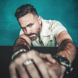 Erik Hayser Instagram - ¿A dónde viajas cuando sueñas despiert@?