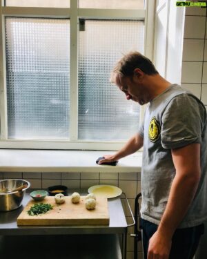 Erik Johansson Instagram - Här står jag på @sandhaxan och kollar på Arancini och låtsas som att jag har en enda jävla aning vad vi håller på med. Vi ska öppna i Maj om det så är det sista vi gör. What could possibly go wrong @realdonaldtrout?
MEN; hellre dö pank än nyfiken. ❤️