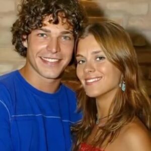 Erik Marmo Instagram - Vocês lembram de Cláudio e Edwiges ( @loracarola ) em Mulheres Apaixonadas né!? Ouvi dizer que eles estão voltando no #valeapemaverdenovo 👀 Procede produção? @redeglobo #mulheresapaixonadas #novela #manoelcarlos My breakthrough tv show in Brazil will be re-aired over there. #fbf #flashbackfriday
