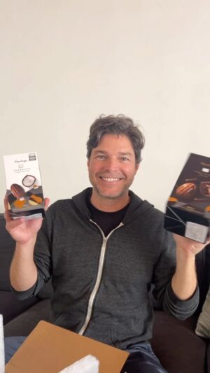 Erik Marmo Instagram - Ontem a Páscoa foi feliz por aqui! Kopenhagen nos Estados Unidos é um luxo! O Brasil fica um pouco mais perto desse jeito. 😍 Língua de gato ou Nhá Benta? Qual é o seu favorito?? Meu desejo é que todos tenham tido uma feliz Páscoa!