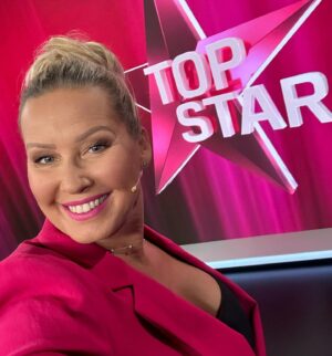 Erika Barkolová Instagram - #pink @topstar_tvjoj @tvjoj
