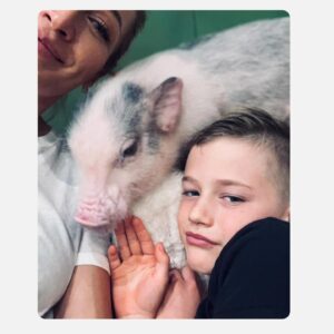 Erika Heynatz Instagram - Charlie number 8. Requests for tall cups of cordial have turned into quiet cups of tea, books instead of toys in the bath, short hair wants to grow long and wild, & violin wants to be a bass guitar. But the kisses remain the same. Constant, plentiful & administered with declarations of love that make me feel like the richest person on the planet. 
Happy Birthday my beautiful boy. The coolest of cucumbers. Wiser, kinder & sweeter than any little piglet I know.

Playin your favorite song 💕