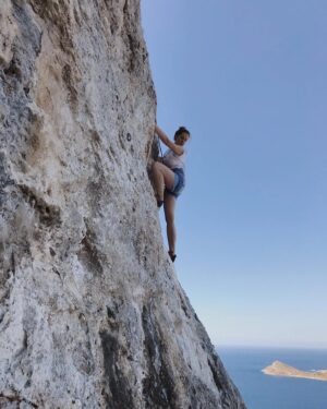 Erika Kaar Instagram - Today’s climb- not bad for a beginner 💪