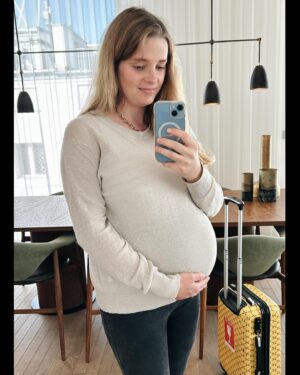 Erika Kaar Instagram - Ostatnia prosta ⏱️ #39weeks #superpregnant