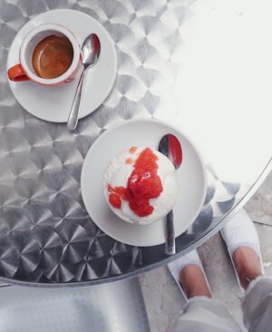 Erika Kaar Instagram - I’ve been obsessing over Signore Pino’s granita di fragole con panna for past two years- now we’re back!🍓❤️ #caffeteriadelcorso