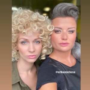 Erika Stárková Instagram - Táni milovaná je to jízda ten Life co?... tolik let a tolik uz jsme toho společně zažily.
 Začalo to mesíčním tripem po Evrope s báglama . Spaly jsme pod širým nebem a vydělávaly si zpíváním na ulici a měli kudlu za pasem😀💪🏾🌈
 Děkuji za Tvé přátelství. Za ty nekonečné hodiny smíchu. Tvoji podporu a rady do lajfíčku 🤩. 
  Děkuji že si! Seš skvělá kamarádka především! Herečka a zpěvačka!!!
 Děkuji , že jsi i na jevišti skvělá parťačka a kominda Pár excelánc 🤩
 Děkuji za Ostravu! Nárámně sme si to užily co?...😀😀😀 Shakespearovky ever))))).
 Těším se na Tebe už brzy na pražský hradě. Doufám, že budeš PREZIDENTKA!!! A pokud ne, tak si aspoň zahrajeme zase Shakespeara....
 21.,22.SRPNA- PRAŽSKÝ HRAD. ZKROCENÍ ZLÉ ŽENY . 

Pusa Tobě Ty moje Královno... 

A jedeme dál..... kam přístě

@malikovatana 
@shakespeareova
