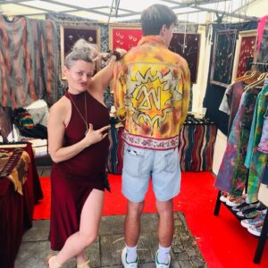 Erika Stárková Instagram - Děkujeme za příjemný dvoudenní festival @mintmarket.cz v Plzni bylo to nabíjející a krásný.

Děkujeme všem kteří k nám zavítali. Krásní lidé a krásné příběhy . Ženská energy power a lidskost. 

Těšíme se už zítra v Praze na výstavišti na @cajomirfest . Největší festival čaje v Evropě. 

Pozitivní vibrace 
  Erika Chunk

NOČNÍ ASOCIACE