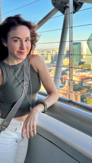 Erin Karpluk Instagram - 🌵🌆👢

#dallas #reuniontower #texas #tonyrobbins #girlstrip #getoutside #adventure #travel #erinkarpluk