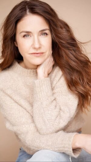 Erin Karpluk Instagram - Thank-you Jenna 🪶🪶🪶

@jennabermanphoto @jenna_berman