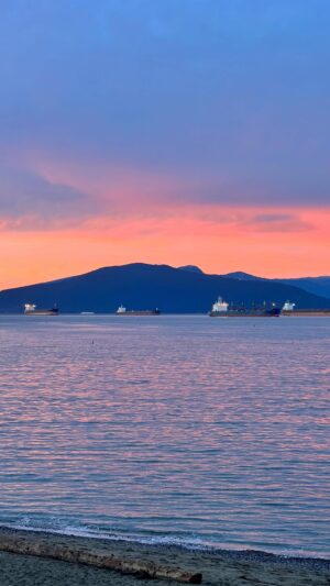 Erin Karpluk Instagram - Vancouver you amaze me 🌅