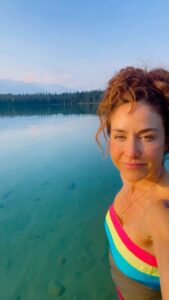 Actress Erin Karpluk HD Instagram Photos and Wallpapers October 2023