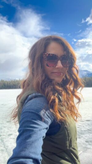 Erin Karpluk Instagram - 🏔🏔🏔

#getoutside #rockies #jaspernationalpark #lakelife #alberta #dailystroll #freshair #mountains