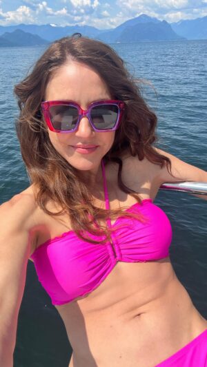 Erin Karpluk Instagram - 🦩⚓️🦩

#summer #boating #ocean #britishcolumbia #getoutside #westcoast