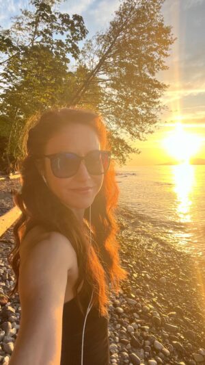 Erin Karpluk Instagram - 🌅🐢🌅

#sunset #vancouver #ocean #spring #slowdown #getoutside #britishcolumbia