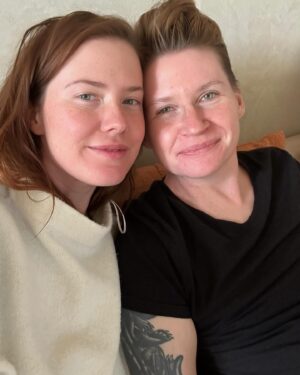 Erin Lee Carr Instagram - in the desert for the weekend with the sweetest sweetie @mish_pie. my body feeling so much more relief being in nature 🩵