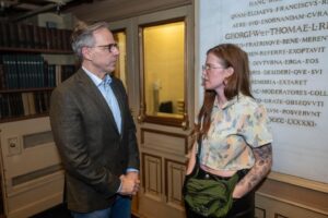 Erin Lee Carr Instagram - grilling this guy tonight before the debate (@jaketapper) lol. wishing you peace before #trumpVsbiden tonight 

taken at the wonderful a @georgetownuniversity symposium: “The Vocation of Journalists in a Time of Testing: Lessons from David Carr”