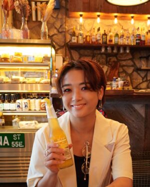 Erina Mizuno Instagram - 昼から飲むって幸せ笑笑
す、すみません。失礼致します😍❤️✨減量中にチートとして食べるジャンクフードは神の美味さでした。笑笑

#dayoff #休み #休みの日の過ごし方 #身体に悪いものは美味しい #人生たのしんだもん勝ち