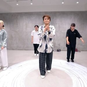Erina Mizuno Instagram - 動画あげてなかったシリーズ。最近お気に入り多い😆
①BPMF/ @lilleisebutgold @kmmusic_official 

②Ooh!/ @zin_soul 

③ Cruising’/
@shinsakiura_tokyo @sirup_insta 

④ BLUE /@3house_ 

Choreo by myself @elina_mizuno 

#bpmf #lilleisebutgold #km #ooh #zin #cruising #shinsakiura #sirup #blue #3house 
#dance #dancer #elinamizuno