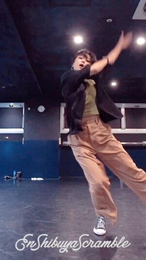 Erina Mizuno Instagram - この曲かっこよすぎです @fujikazeofficial 
New class footage 
Choreo by @elina_mizuno