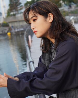 Erina Mizuno Instagram - Good night everyone 🌙
おやすみなさい💤
Sleep tight yo.
#cut #hairstyle #dancer #actress #chilling #loveyourself #styling