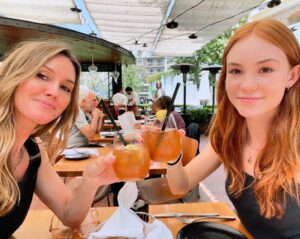 Erinn Hayes Instagram - Got myself the cutest lunch date to celebrate her 17th birthday. Happy day Maggie Mae, you amaze me constantly with your intelligence and humor, your hard work and your kindness. ✨✨✨✨ @_maggie_mae._