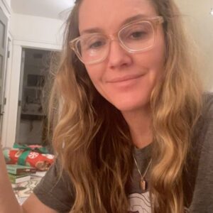 Erinn Hayes Instagram - When the cold medicine really starts to hit.
