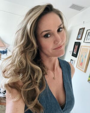 Erinn Hayes Instagram - Audition done and now to change and bring my audition hair on a hike. What’s up Hollywood??!!