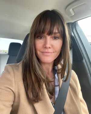 Erinn Hayes Instagram - Newly brunette bb would like all your Atlanta and Peachtree city reccs please. New fun project and I’m here for the next month!