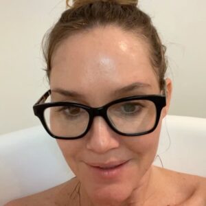 Erinn Hayes Instagram - Maybe I just go for it?
