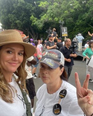 Erinn Hayes Instagram - Great day of solidarity out at paramount today. This shit has to end but sure as fuck we aren’t gonna end it until the AMPTP steps up and agrees to pay creators what they’re worth.