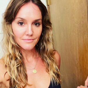 Erinn Hayes Instagram - I just announced to the house and all the teens that everyone should stop and take a moment to revel in my I just jumped in a lake styled hair. The teens were not as receptive as I thought.