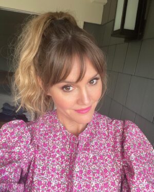 Erinn Hayes Instagram - Fun time on @thetalkcbs gotta shout out to my glam ladies. This first pic is what I call trying to get a cute one of your fun messy pony tail without making your neck look yucky and weird. Thanks for bringing the glamour @aims888 and @heathermary you always make me feel 💯