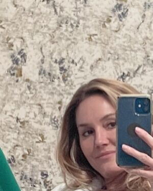 Erinn Hayes Instagram - So happy to be on set this week! And no. This kind of talent when it comes to framing pictures perfectly can NOT be taught. So stop asking. I just know art when I see it, and it usually involves an open toilet? Second pic is me admiring my artistic talents. Oh I’m good.